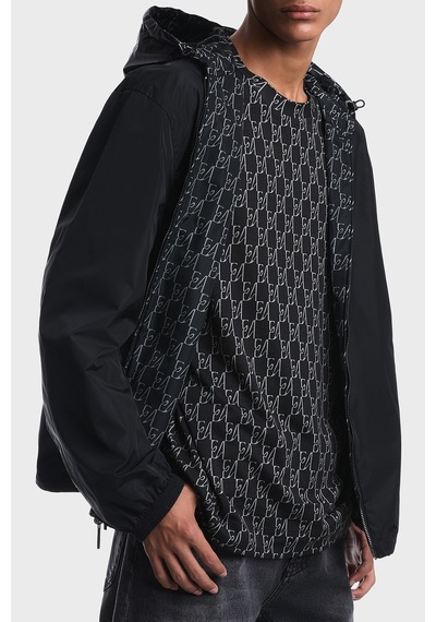 Emporio Armani Tamamı Logolu Suya Dayanıklı Kapüşonlu Ceket Erkek Ceket Em006751 Af12021 Fb517 Lacivert Emporio Armani Tamamı Logolu Suya Dayanıklı Kapüşonlu Ceket Erkek Ceket Em006751 Af12021 Fb517 Lacivert
