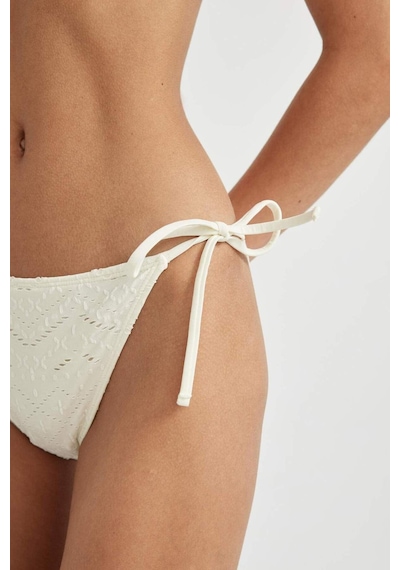 DeFacto Regular Fit Nakışlı Bikini Altı-Fall in Love B6895AX24SMWT16