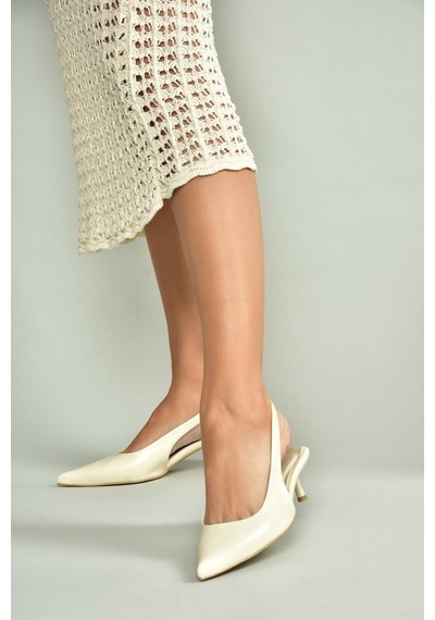 Fox Shoes U518439809 Bej Alçak Topuklu Kadın Ayakkabı Bej