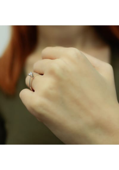 Lova D Renk 0,23 Karat Pırlanta Tektaş Yüzük - 1030044