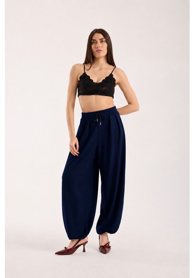 Gugus Kadın Modal Kumaş Şalvar Trend Model Paça Ve Bel Detaylı Rahat Kesim Eşofman Koyu Lacivert Gugus Kadın Modal Kumaş Şalvar Trend Model Paça Ve Bel Detaylı Rahat Kesim Eşofman Koyu Lacivert