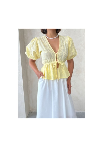 Verymoda Önden Bağlamalı Nakışlı Vual Bluz D2820 Sari