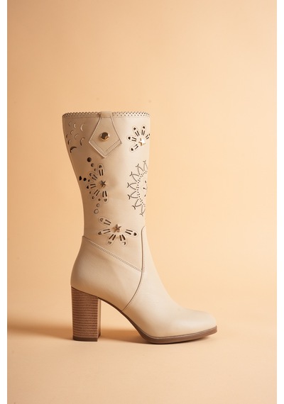 Analin Shoes Kadın Hakiki Deri Yıldız Ve Lazer Kesim Detaylı Topuklu Çizme Bej