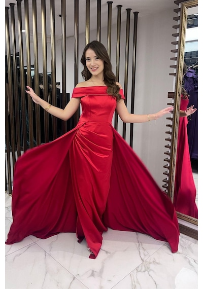 By Saygı Kadın Madonna Yaka Önü Büzgülü Astarlı Pelerinli Saten Uzun Elbise-41526 Kırmızı By Saygı Kadın Madonna Yaka Önü Büzgülü Astarlı Pelerinli Saten Uzun Elbise-41526 Kırmızı