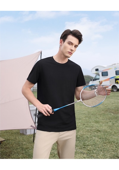 New Performance Premium Basic T-shirt %52,2 Polyester %37,1 Pamuk %3,2 Asetat Lifi %2,6 Dut İpeği %2,5 Keten %2,4 Spandeks Siyah