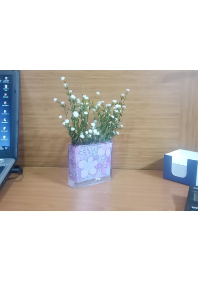 Vazoda Beyaz Yapay Çiçek Dekoratif Pembe Çiçekli Vazo Dahil 10 x 15 x 3 CM