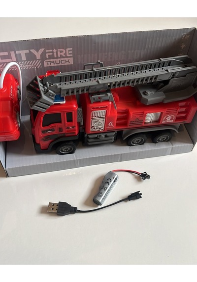 Uzaktan Kumandalı İtfaiye Arabası 23 Cm Full Fonksiyonlu Şarjlı Işıklı Xf Model Çok Renkli
