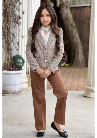 Riccotarz Kız Çocuk Yakası Açık Ve Taş Detaylı Bluz Ekose Çizgi Blazer Ceket Kemerli Taba Alt Üst Takım Taba Riccotarz Kız Çocuk Yakası Açık Ve Taş Detaylı Bluz Ekose Çizgi Blazer Ceket Kemerli Taba Alt Üst Takım Taba