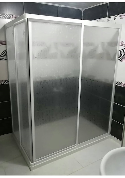 Teknesiz Dikdörtgen Duşakabin Plastik Camlı Beyaz Profilli Beyaz