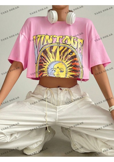 Flood Of Style Crop Ckod-232913 Sun & Letter Grafikli Düşük Omuz Kısa Pembe