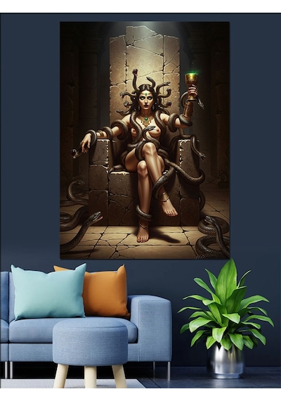 Ahşap Tablo Tahtta Oturan Medusa