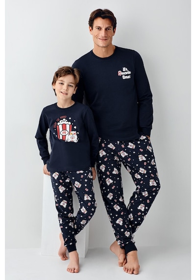 Rolypoly Roly Poly Erkek Aile It's Movie Time %100 Pamuk Uzun Kollu Pijama Takım Lacıvert Rolypoly Roly Poly Erkek Aile It's Movie Time %100 Pamuk Uzun Kollu Pijama Takım Lacıvert