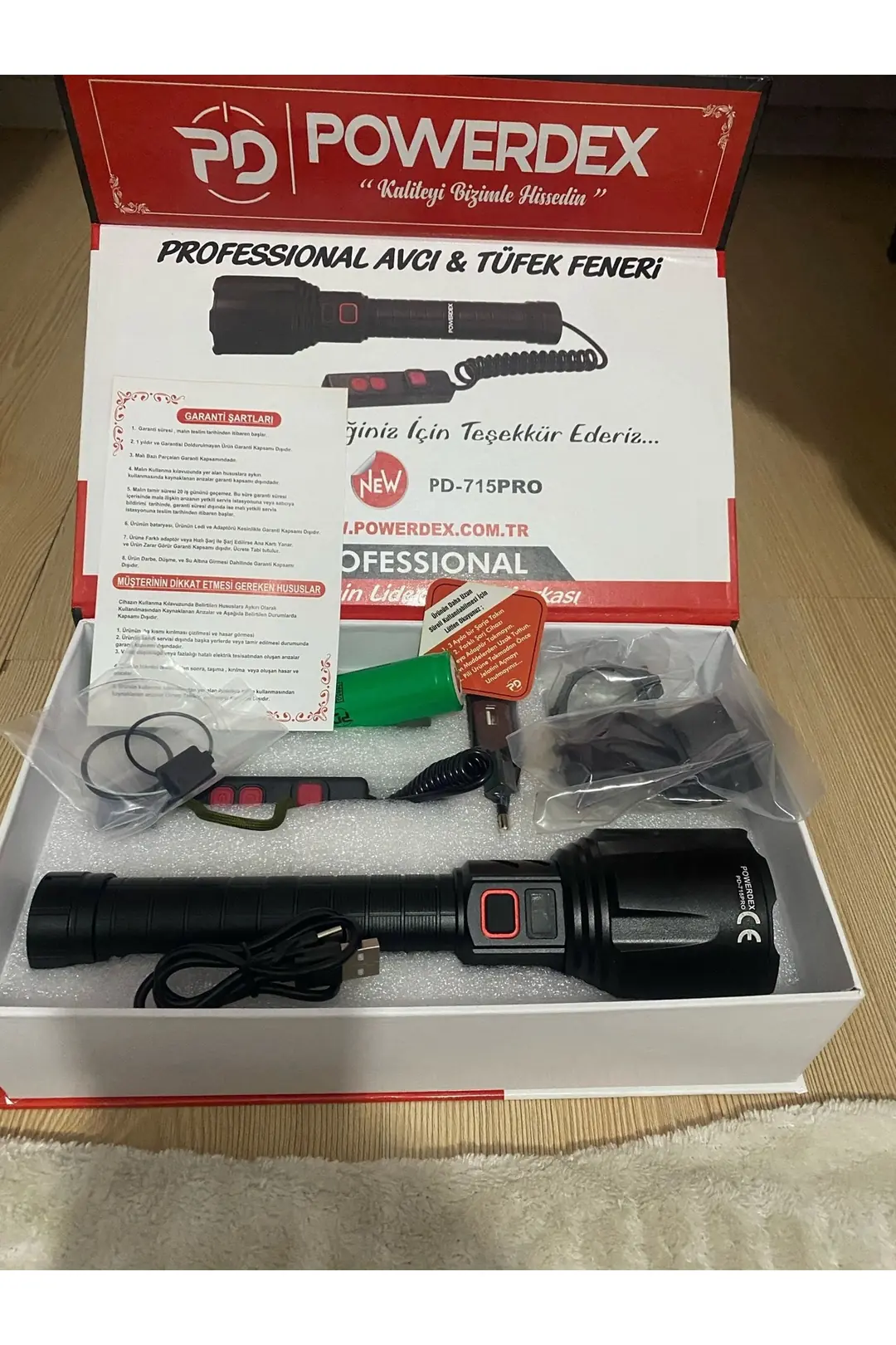 Powerdex Pd-715 Pro 40w & 4000 Lümen Profesyonel El & Avcı Tfeği Feneri Siyah