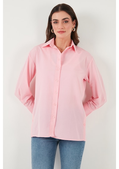 Lela Pamuklu Regular Fit Iliklenebilen Yırtmaç Detaylı Bayan Gömlek 6772920 Şeker Pembe
