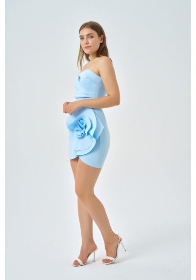 Favori Tekstil Skuba Kumaş Mini Boy Gül Detaylı Straplez Abiye Elbise Mavi