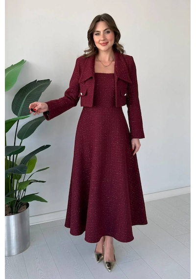 Duygudan Zarafetin Modern Yorumu: Premium Dokulu Elbise & Ceket Takım Bordo Çok Renkli Duygudan Zarafetin Modern Yorumu: Premium Dokulu Elbise & Ceket Takım Bordo Çok Renkli