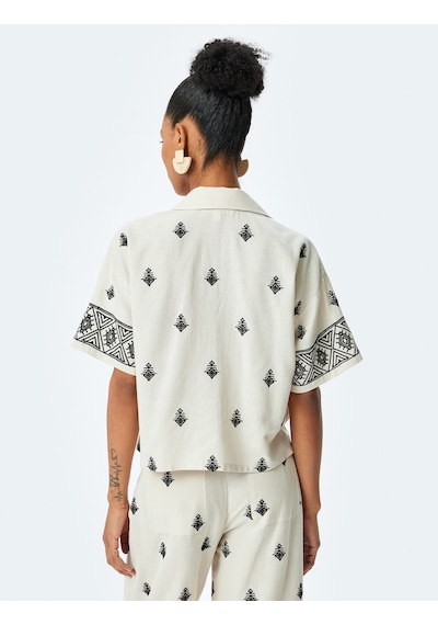 Koton Viskon Etnik Desenli İşlemeli Kısa Kollu Oversize Crop Gömlek Bej 5sak60094pw Ekru