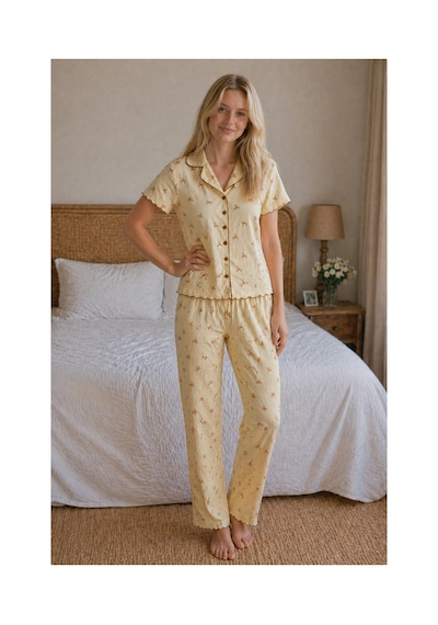 Rindahomewear Bürümcük Kumaş Düğmeli Baby Overlok Sarı Fiyonk Desenli Pijama Takım Sarı Fiyonk Baskılı