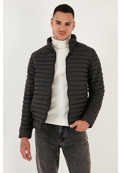 Buratti Su Itici Slim Fit Cepli Dik Yaka Şişme Erkek Mont 649010 Siyah Buratti Su Itici Slim Fit Cepli Dik Yaka Şişme Erkek Mont 649010 Siyah
