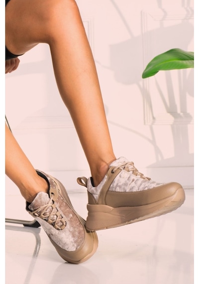 Yeni Bej - Kadife Dolgu Taban Sneaker Model 440583 Bej