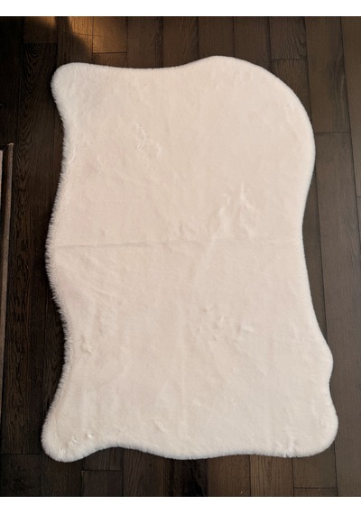 Ultra Soft Beyaz Yumuşak Dokulu Peluş Halı Asimetrik