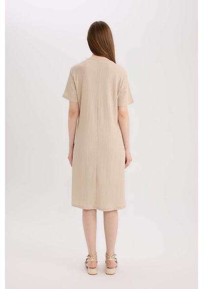 DeFacto Regular Fit Apaş Yaka Basic Düz Bürümcük Kısa Kollu Midi Yazlık Elbise D3834AX25SMBG115 DeFacto Regular Fit Apaş Yaka Basic Düz Bürümcük Kısa Kollu Midi Yazlık Elbise D3834AX25SMBG115