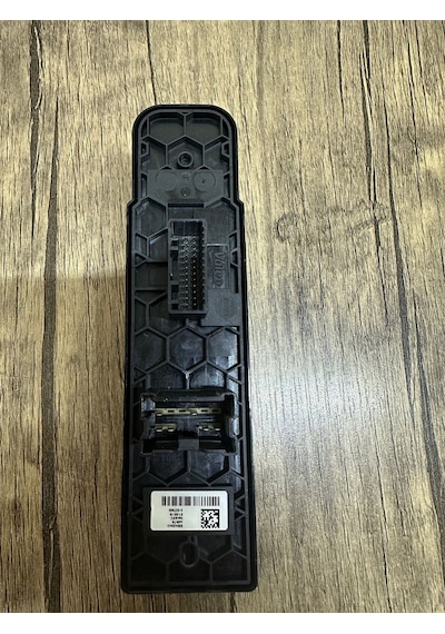 Renault Megane 4 - Talisman Ön Sol Cam Düğmesi 254011714r