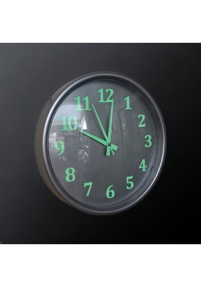 Fosforlu Gece Parlayan Gümüş Salon Mutfak Ofis Duvar Saati 28 Cm Gümüş