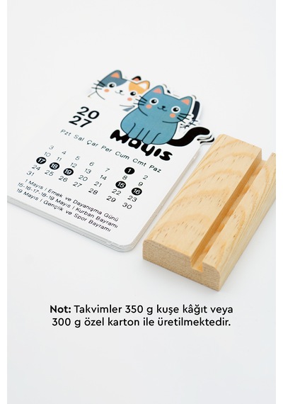 Ahşap Standlı Özel Kesim Sevimli Kediler Tasarımlı 2027 Masaüstü Takvimi 8,5x12 Cm - Yeni Yıl Hediyesi Çok Renkli