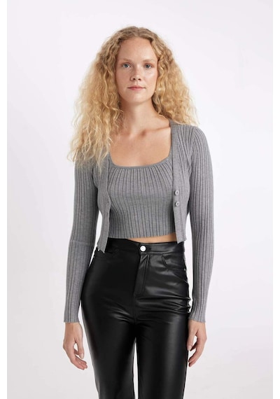 Defacto Regular Fit Crop Düğmeli V Yaka Triko Hırka A2076AX24AUGR210 Gri