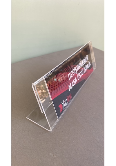 Yönline 25x8 Cm Şeffaf Pleksi Değiştirilebilir Masaüstü Isimlik