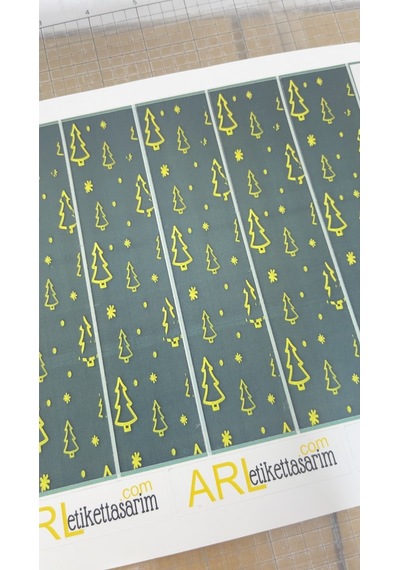 Yılbaşı Ağaç Resimli Kutu Kapama Etiketi 35mmx165mm 70 Adet