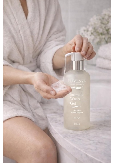 Intimate Wash Gel Arbutin + Nioil 250 Ml / Özel Bölge Temizleme Jeli