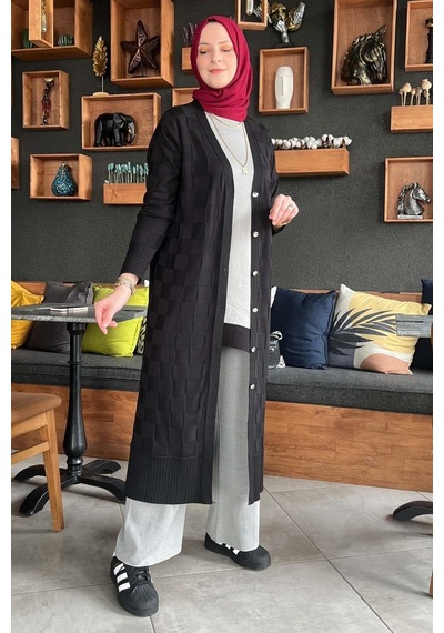 Rabia Şamlı Dama Desenli Siyah Triko Hırka Çok Renkli