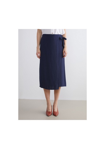 LC Waikiki Alıta Cıty Farkıyla Lcwaıkıkı Classic Lacivert Saten Düz Midi Kadın Etek Lacivert - 931500410 Lacivert LC Waikiki Alıta Cıty Farkıyla Lcwaıkıkı Classic Lacivert Saten Düz Midi Kadın Etek Lacivert - 931500410 Lacivert