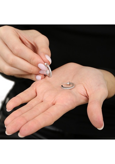 Tesbihane Tek Sıra Mikro Beyaz Zirkon Taşlı Silver Renk Yarım Tur 925 Ayar Küpe