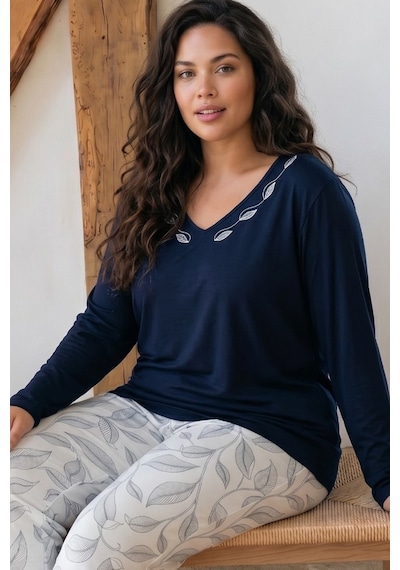 Siyah İnci Lacivert Desenli Nakışlı Büyük Beden Battal Boy Viskon Örme Pijama Takım 26224842 Siyah İnci Lacivert Desenli Nakışlı Büyük Beden Battal Boy Viskon Örme Pijama Takım 26224842