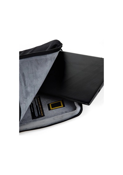 National Geographic Apple Uyumlu MacBook Air - Pro 17 İnç Laptop Kılıfı Siyah N20905