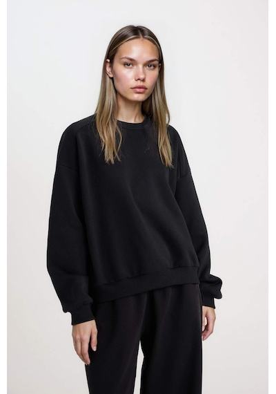DeFacto Coool Oversize Geniş Kalıp Bisiklet Yaka Basic Düz Kalın Kumaş İçi Yumuşak Tüylü Sweatshirt D9022AXNSBK81 Siyah DeFacto Coool Oversize Geniş Kalıp Bisiklet Yaka Basic Düz Kalın Kumaş İçi Yumuşak Tüylü Sweatshirt D9022AXNSBK81 Siyah