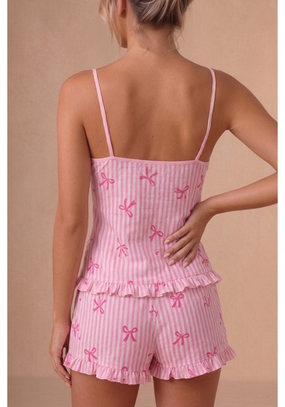 Bella Notte Pembe %100 Pamuklu Çizgili Fiyonk Detaylı Askılı Şortlu Pijama Takımı Bella Notte Pembe %100 Pamuklu Çizgili Fiyonk Detaylı Askılı Şortlu Pijama Takımı