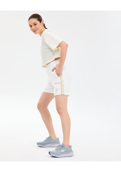 Skechers W Crop Graphic T-shirt Kadın Beyaz Tshirt S2610054-3855