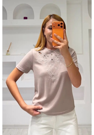Fiolin Soft Touch Modal Kumaş Nakışlı Lazer Kesim T-shirt Bej