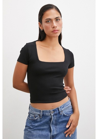 Never More Kare Yaka T-shirt Siyah