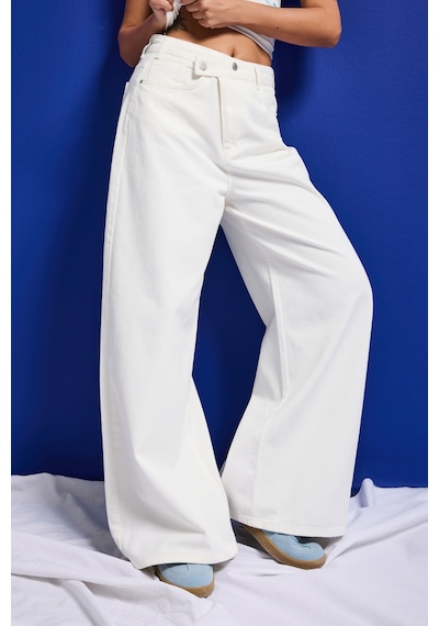 Itsbasic Kadın Kırık Beyaz 7s6-101 Mega Baggy Fit Kemer Detaylı Bol Kesim Denim Jean