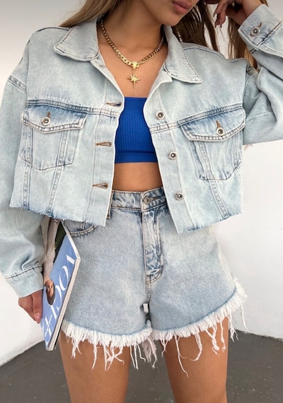 Kadın Mavi Oversize Crop Kot Ceket - Altı Kesik Dikişsiz Tasarım Çift Cepli Buz Mavi