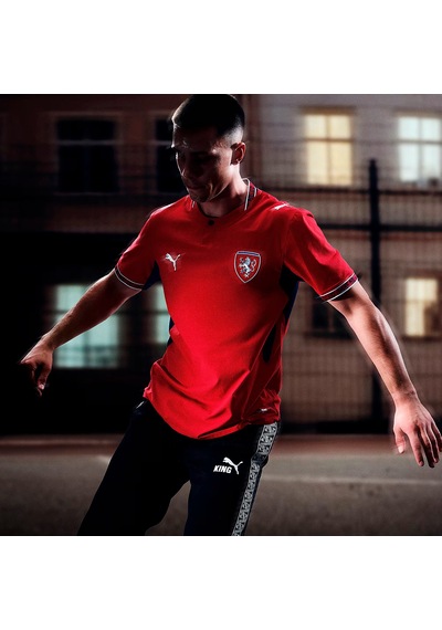 Puma Çekya 2026 İç Saha Erkek Kırmızı Futbol Forma 78325201