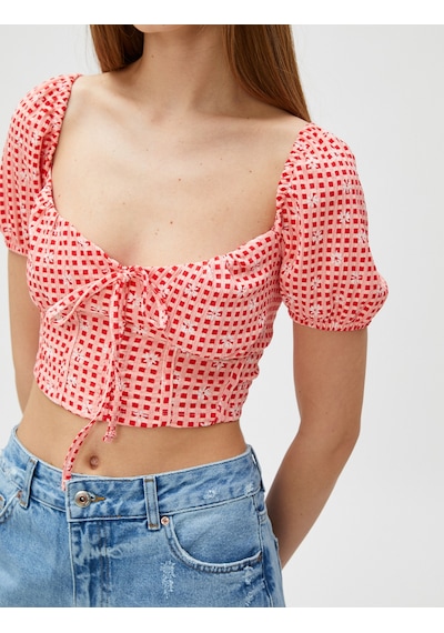 Koton Crop Tişört Çiçekli Balon Kollu Bağlama Korse Detaylı Bürümcük Kırmızı Desenli 3sal10481ık Koton Crop Tişört Çiçekli Balon Kollu Bağlama Korse Detaylı Bürümcük Kırmızı Desenli 3sal10481ık