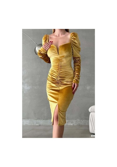 DefyModa Kadın Modern Tasarım Kadife Kumaş Kalp Yaka Yırtmaçlı Midi Abiye Elbise Sarı