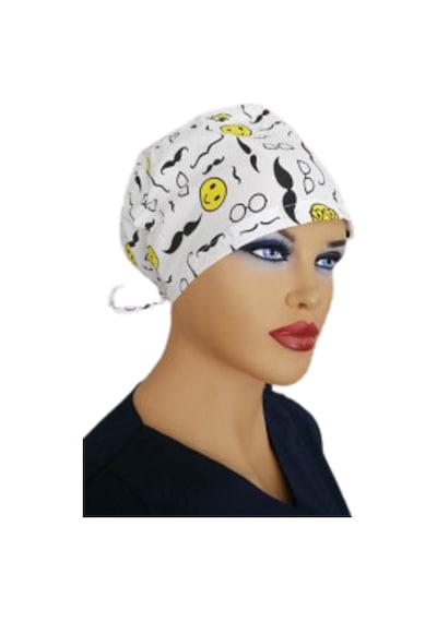 Emel Üniforma Bone Doktor Hemşire Beyaz Renkli Emoji Desenli