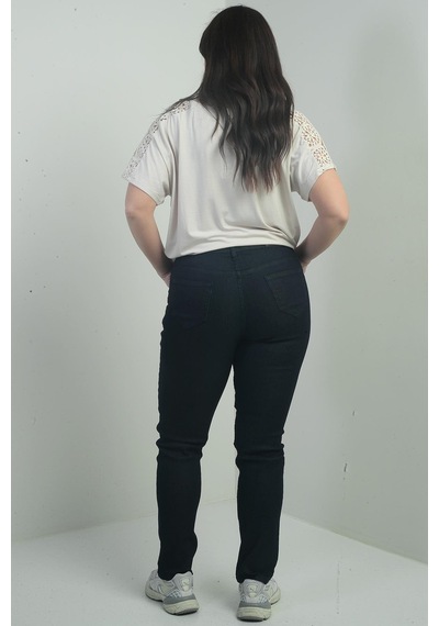 By Saygı Kadın Yüksek Bel Boru Paça Likralı Büyük Beden Kot Pantolon-40346 Koyu Lacivert By Saygı Kadın Yüksek Bel Boru Paça Likralı Büyük Beden Kot Pantolon-40346 Koyu Lacivert